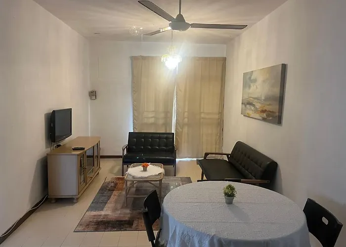 Bayu Emas Homestay Batu Ferringhi