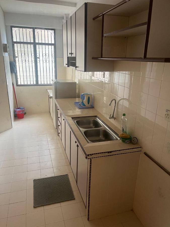 Apartment Bayu Emas *